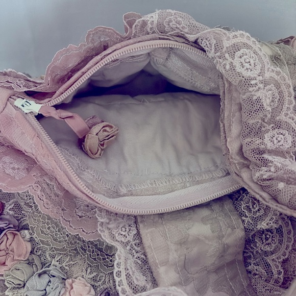 Pink and Rose tone Victorian, like highly embellished women’s purse - Picture 4 of 5